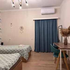 Cozy 2-bath Near Fabrika Тбилиси